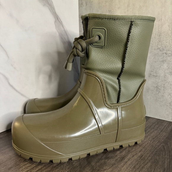 Ugg Raincloud Lace Boots Olive Green Size 10 - Picture 3 of 6